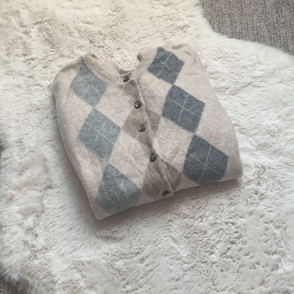 Size medium apart 9 cashmere sweater